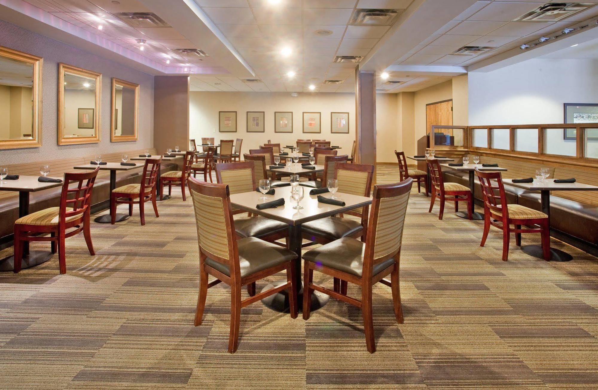 Holiday Inn Country Club Plaza Kansas City Exterior photo