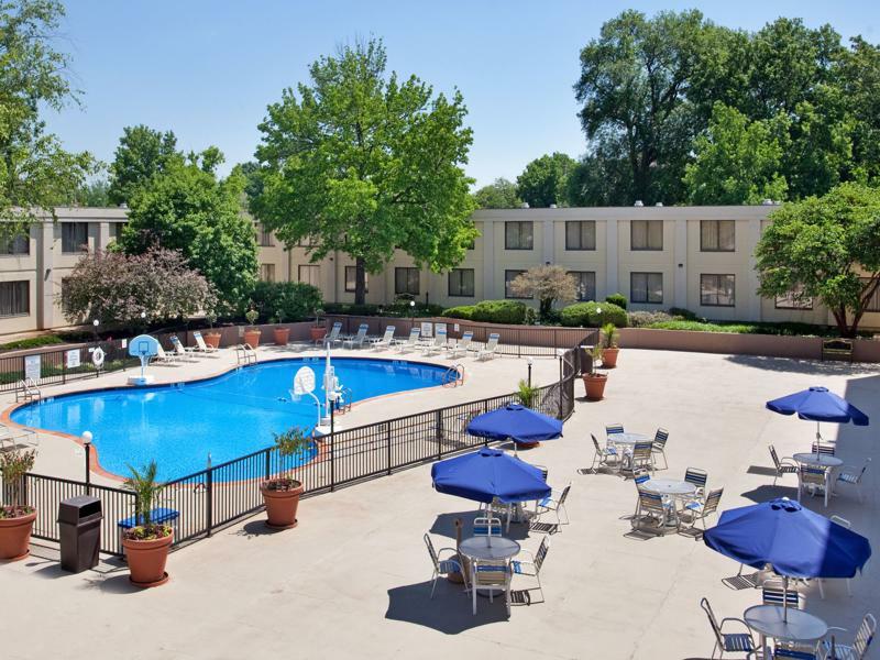 Holiday Inn Country Club Plaza Kansas City Exterior photo